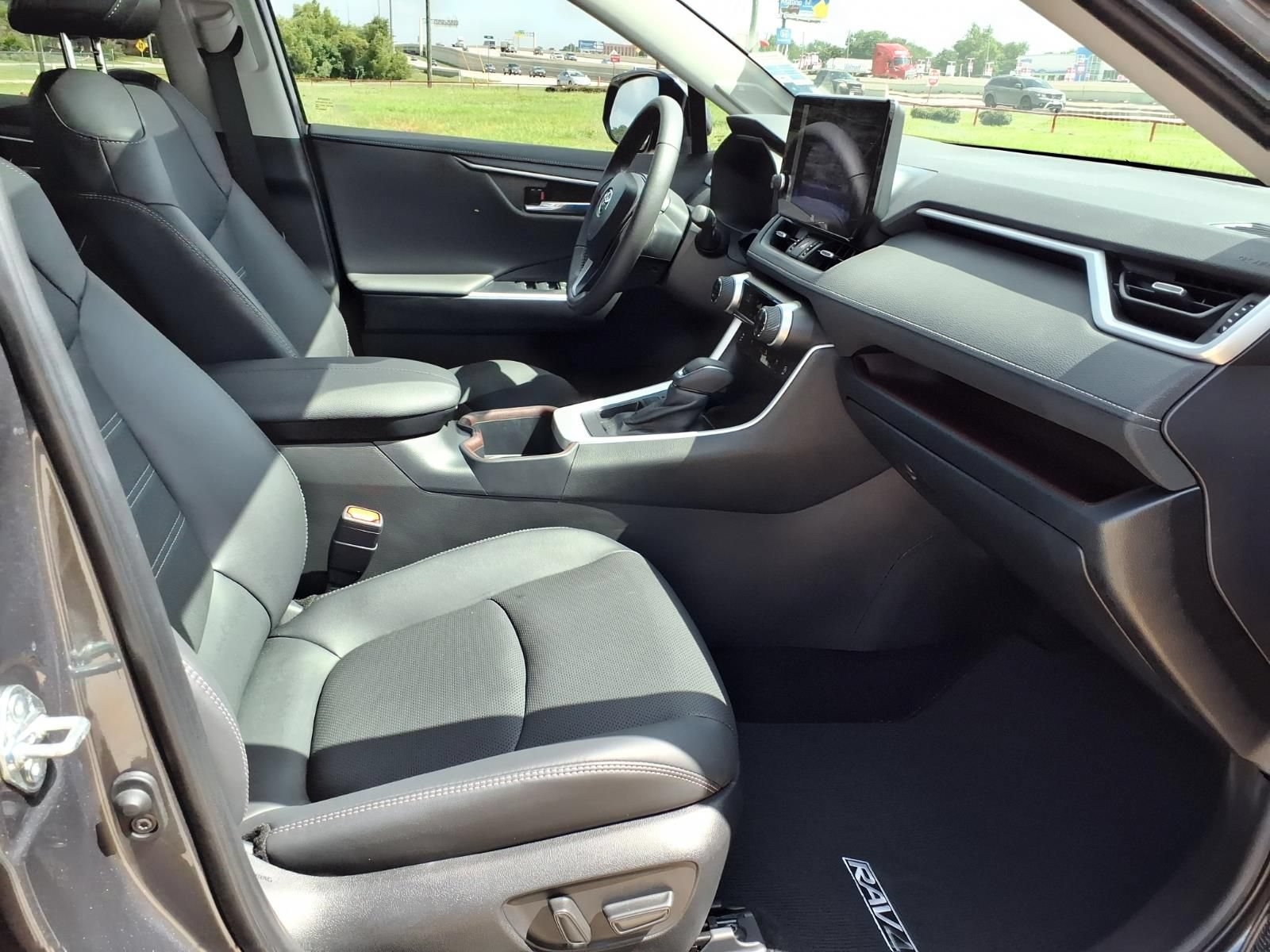 Certified 2025 Toyota RAV4 Limited FWD image 19