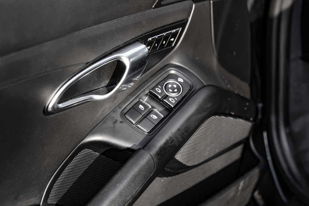 Used 2021 Porsche 718 Cayman w/ Premium Package RWD image 47