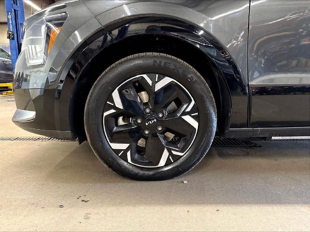 Certified 2023 Kia Niro Wind w/ Wind Preserve Package FWD image 40
