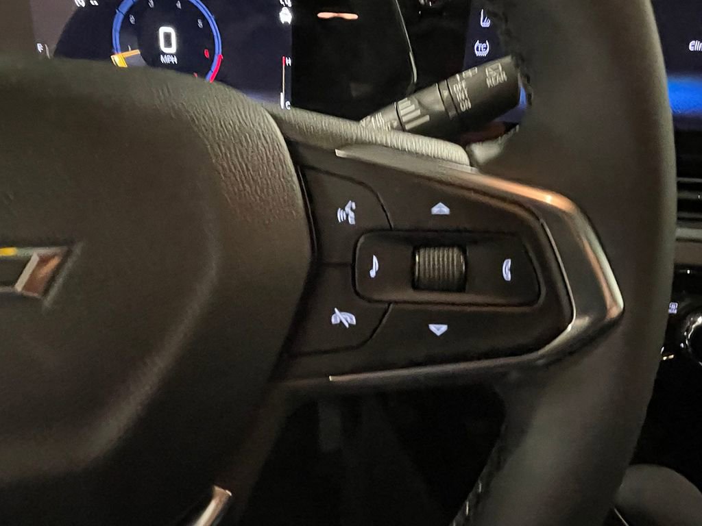 Used 2025 Chevrolet Trax ACTIV w/ Sunroof Package FWD image 38