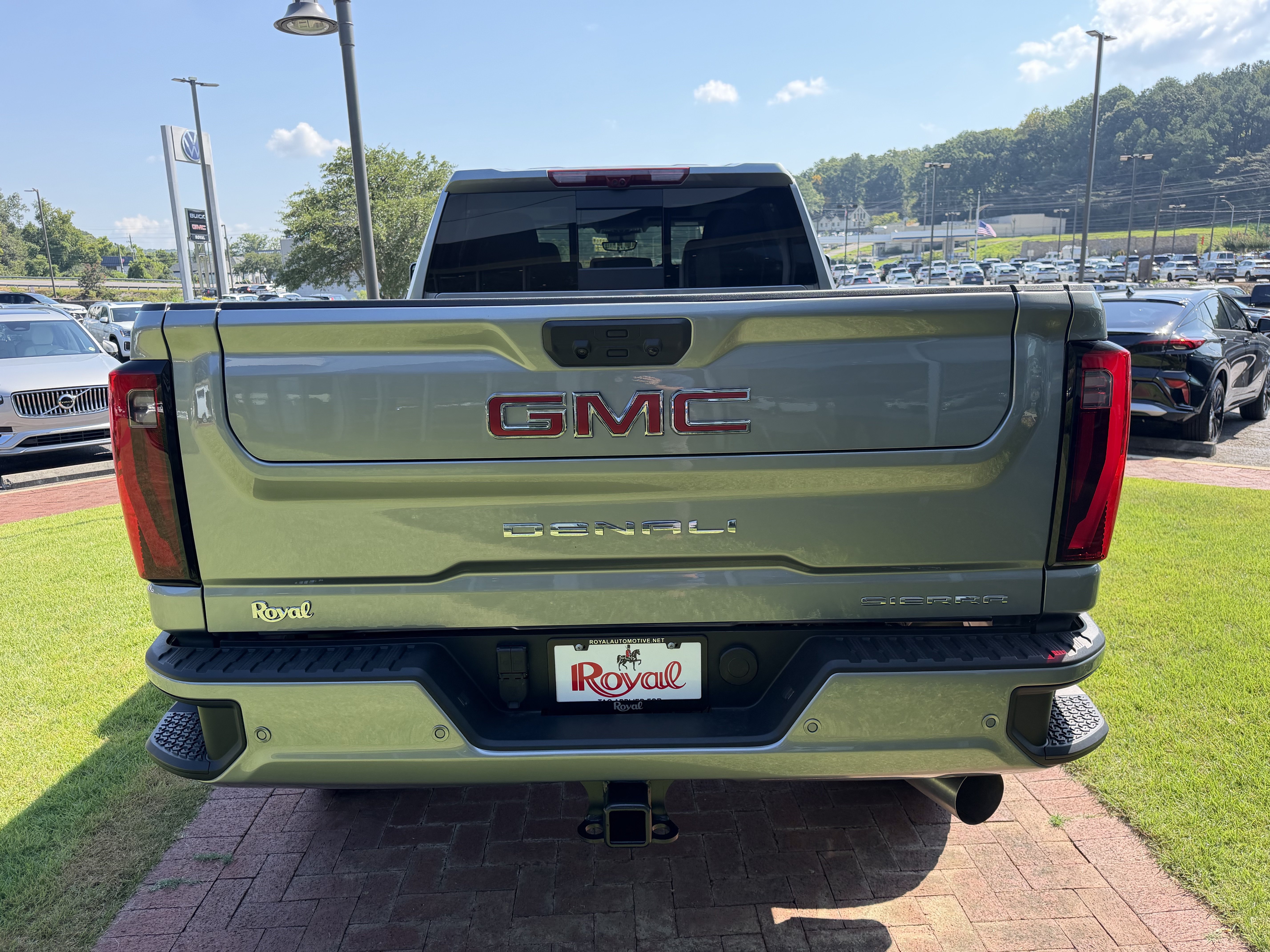 New 2026 GMC Sierra 2500 Denali w/ Denali Reserve Package AWD/4WD image 6