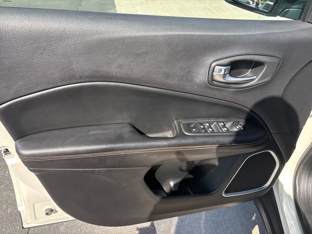 Used 2017 Jeep Compass Limited w/ Navigation Group AWD/4WD image 10