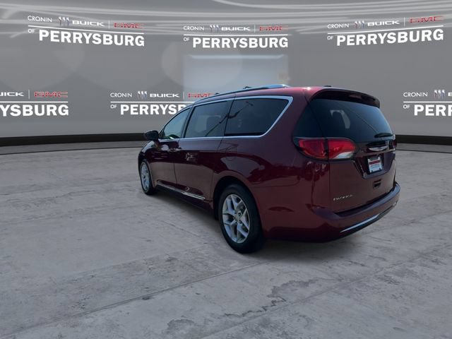 Used 2019 Chrysler Pacifica Touring-L Plus w/ Tire & Wheel Group FWD image 6