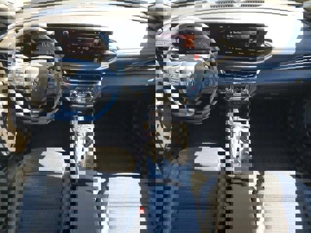 Used 2025 Buick Envista Preferred w/ Advanced Safety Package image 13