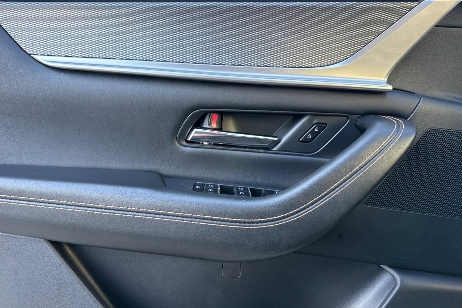 Used 2024 MAZDA CX-90 3.3 Turbo w/ Preferred Package image 11