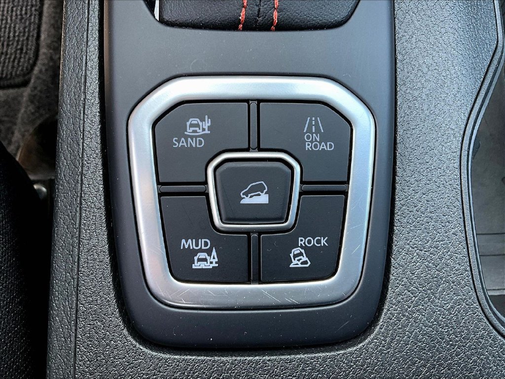 Used 2026 Nissan Frontier PRO-4X AWD/4WD image 18