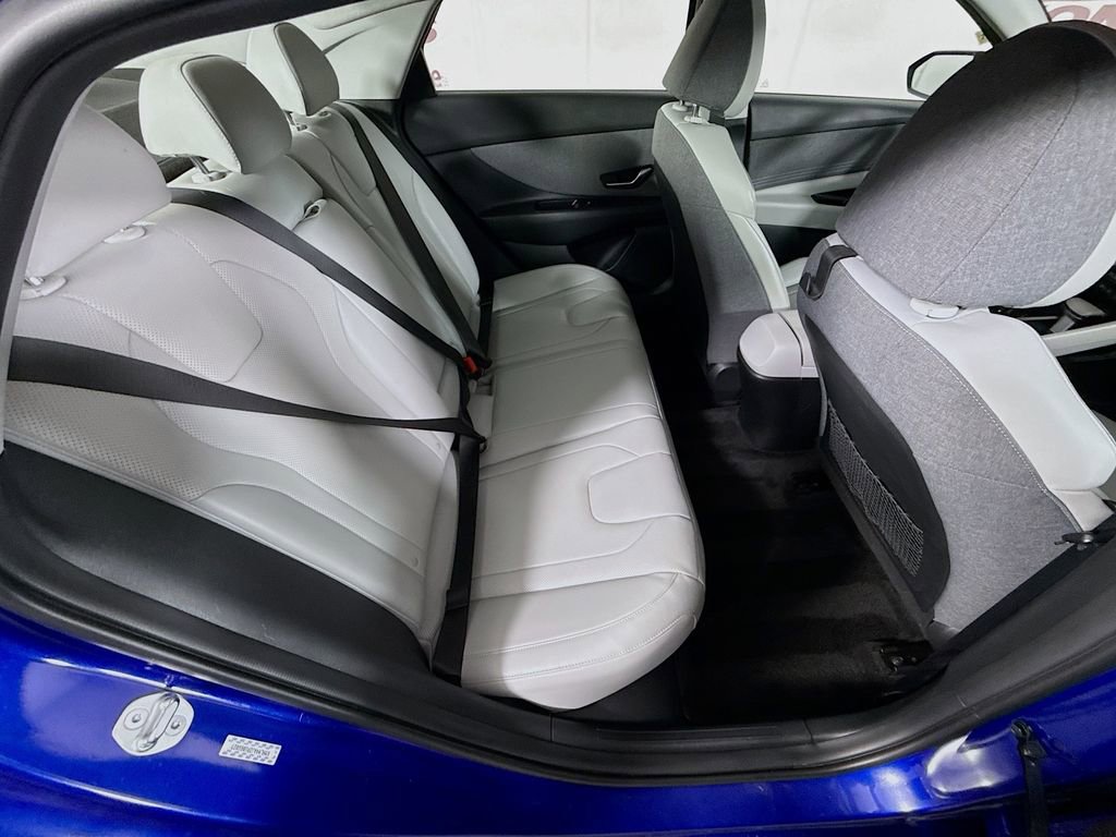 Certified 2023 Hyundai Elantra Limited image 29