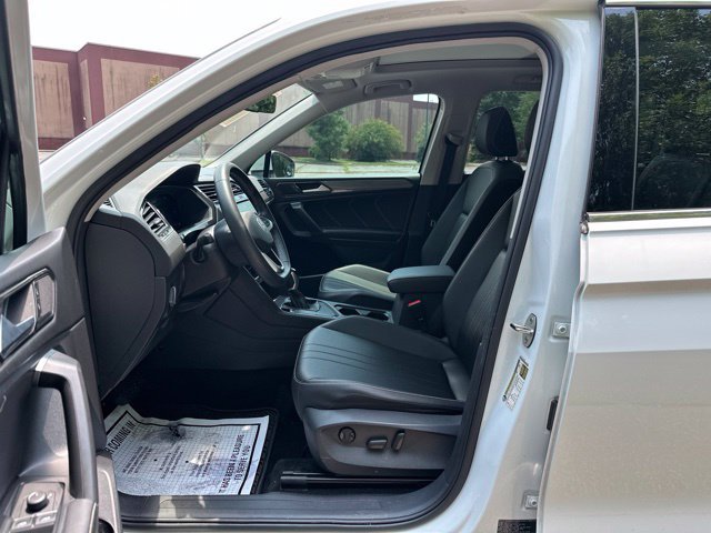 Used 2022 Volkswagen Tiguan SE FWD image 9