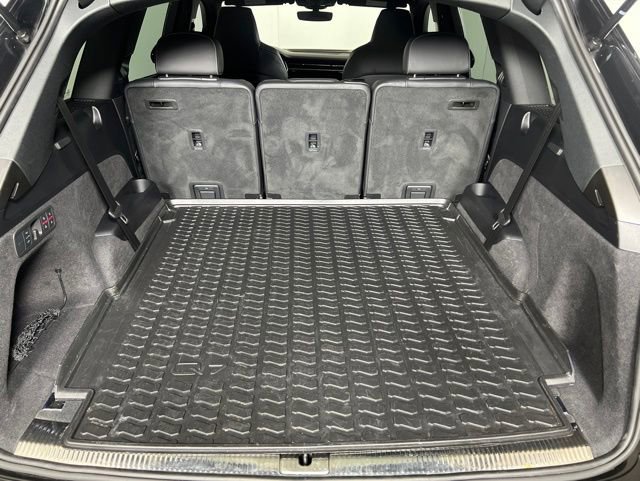Used 2022 Audi SQ7 Premium Plus w/ SQ7 Executive Package AWD/4WD image 25