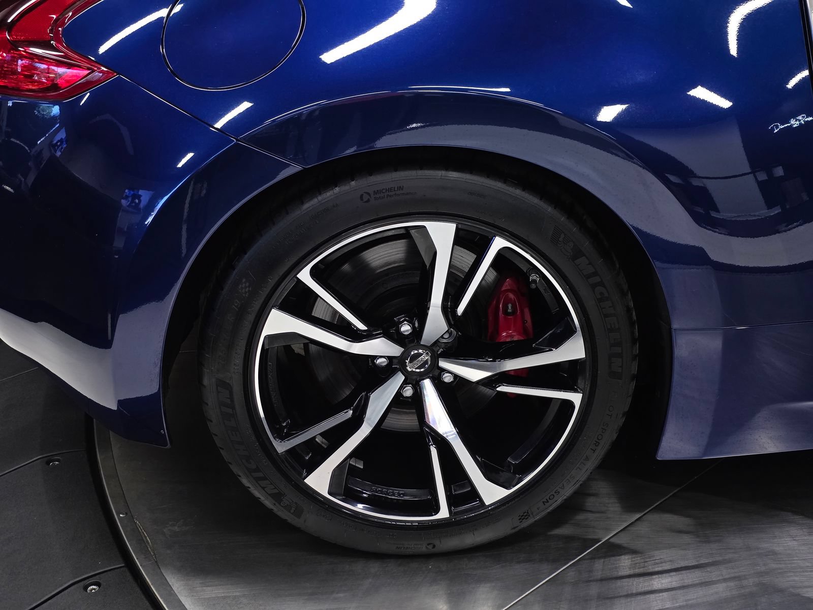 Used 2020 Nissan 370Z NISMO RWD image 41