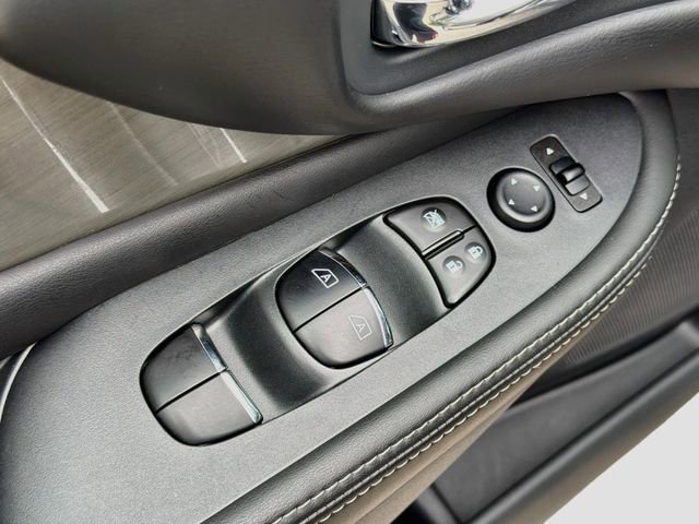 Used 2018 Nissan Murano SL w/ Moonroof Package AWD/4WD image 24