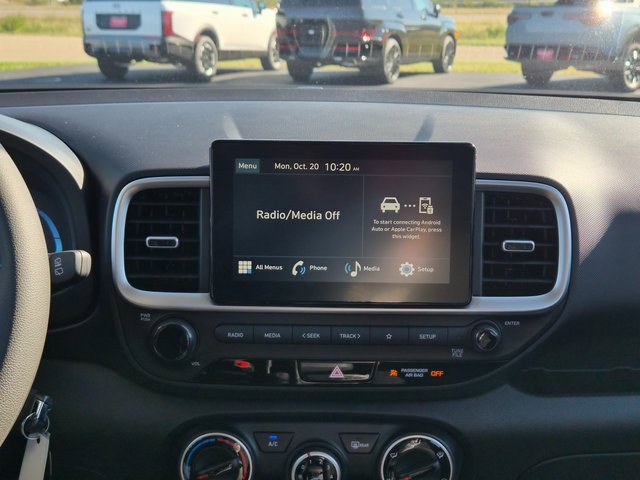 New 2026 Hyundai Venue SE image 9