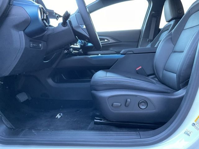New 2026 Chevrolet Equinox EV LT AWD/4WD image 11