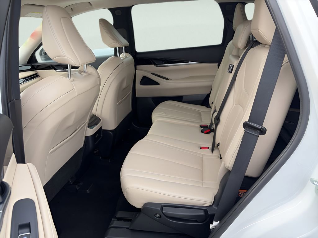 Used 2025 INFINITI QX60 Pure image 9