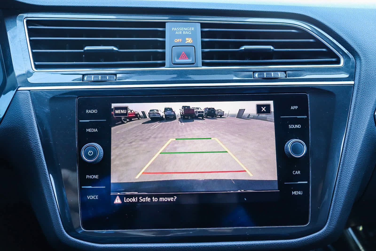 Used 2019 Volkswagen Tiguan SE image 26