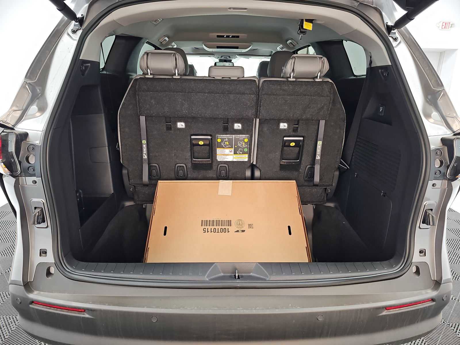 Used 2026 Toyota Sienna XLE AWD/4WD image 6