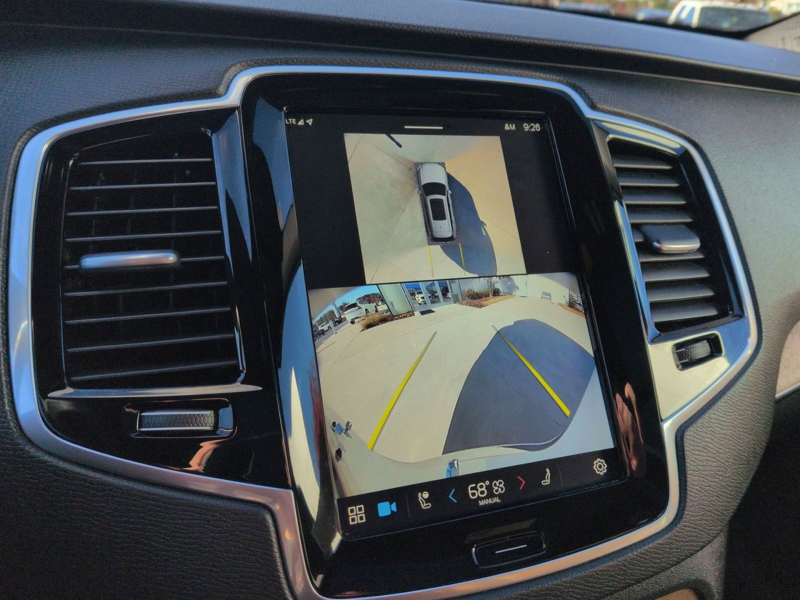 Used 2024 Volvo XC90 B6 Plus image 19