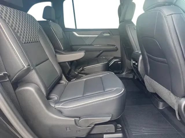 New 2026 GMC Acadia Denali w/ Super Cruise Package FWD image 17