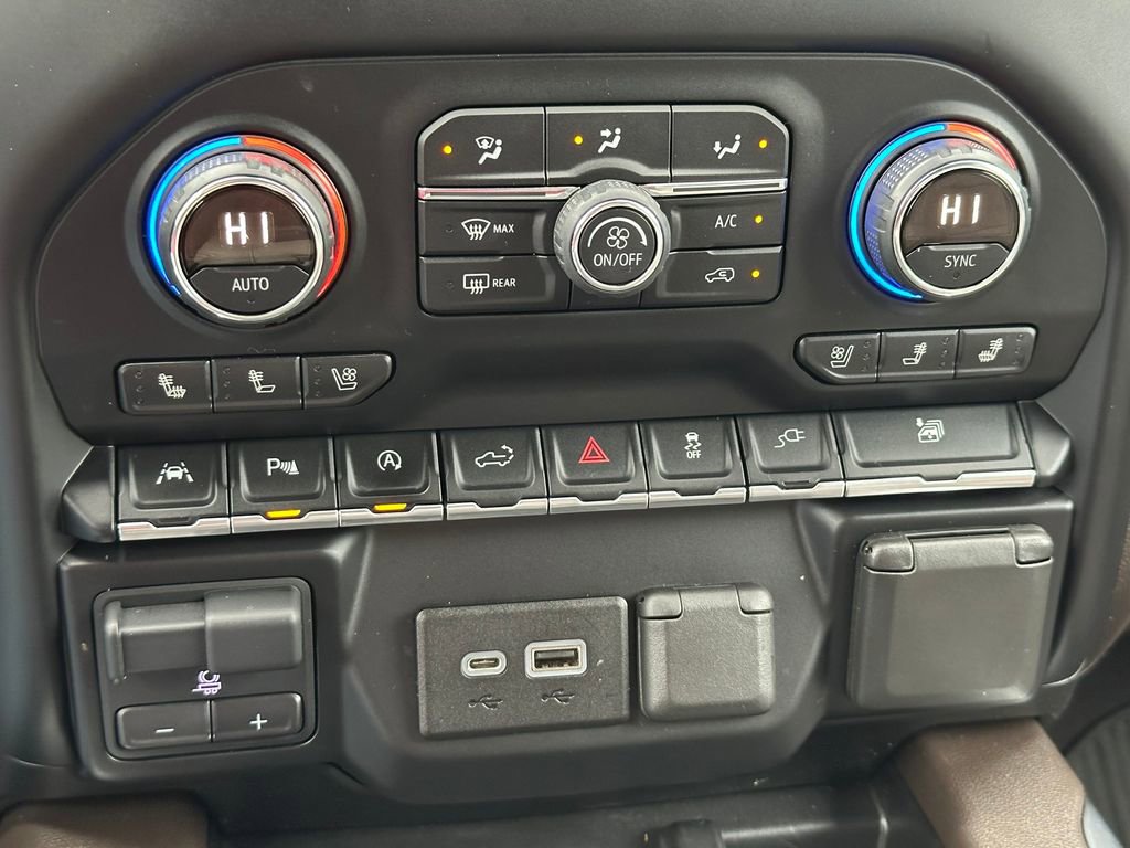 Used 2019 Chevrolet Silverado 1500 LTZ w/ LTZ Premium Package AWD/4WD image 29