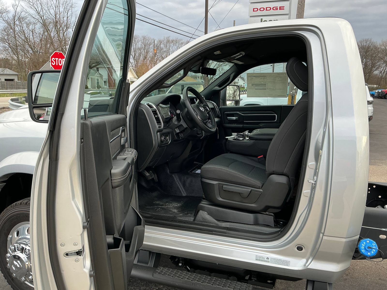 New 2026 RAM 5500 4x4 Regular Cab image 8
