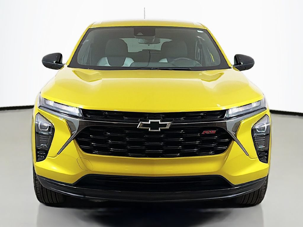 Used 2025 Chevrolet Trax RS FWD image 11