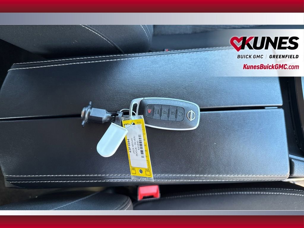 Used 2025 Nissan Rogue SV AWD/4WD image 39