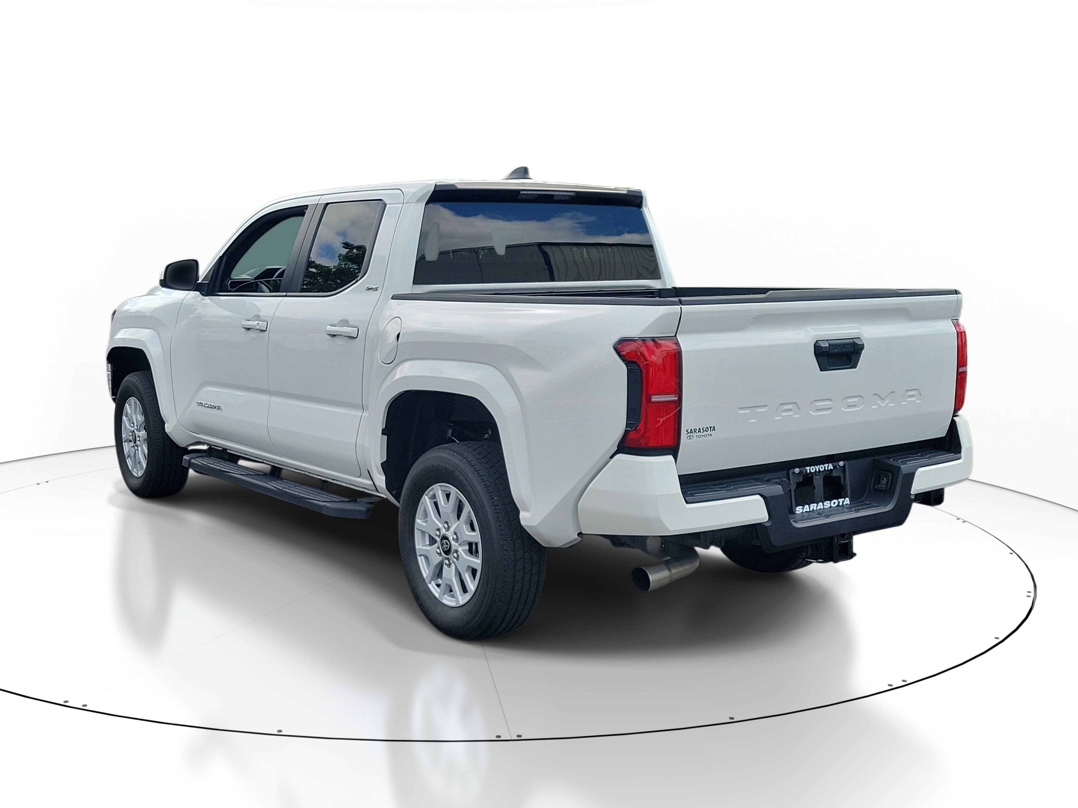Used 2024 Toyota Tacoma SR5 RWD image 4