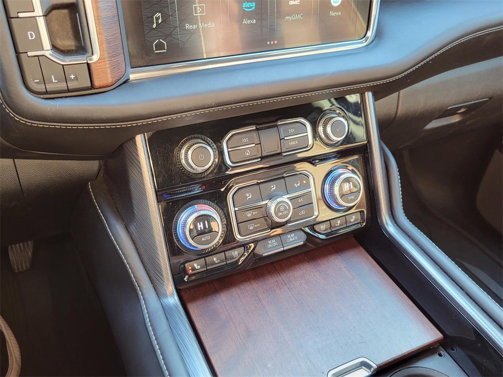 Used 2023 GMC Yukon XL Denali Ultimate image 29