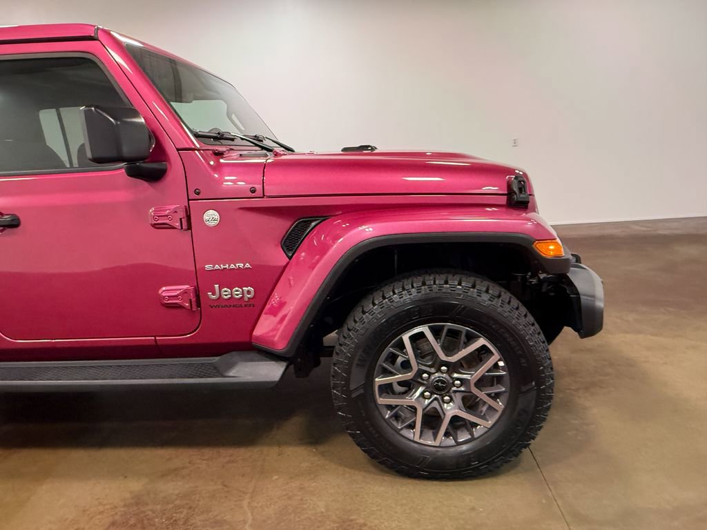 Used 2024 Jeep Wrangler Unlimited Sahara w/ Technology Group AWD/4WD image 31