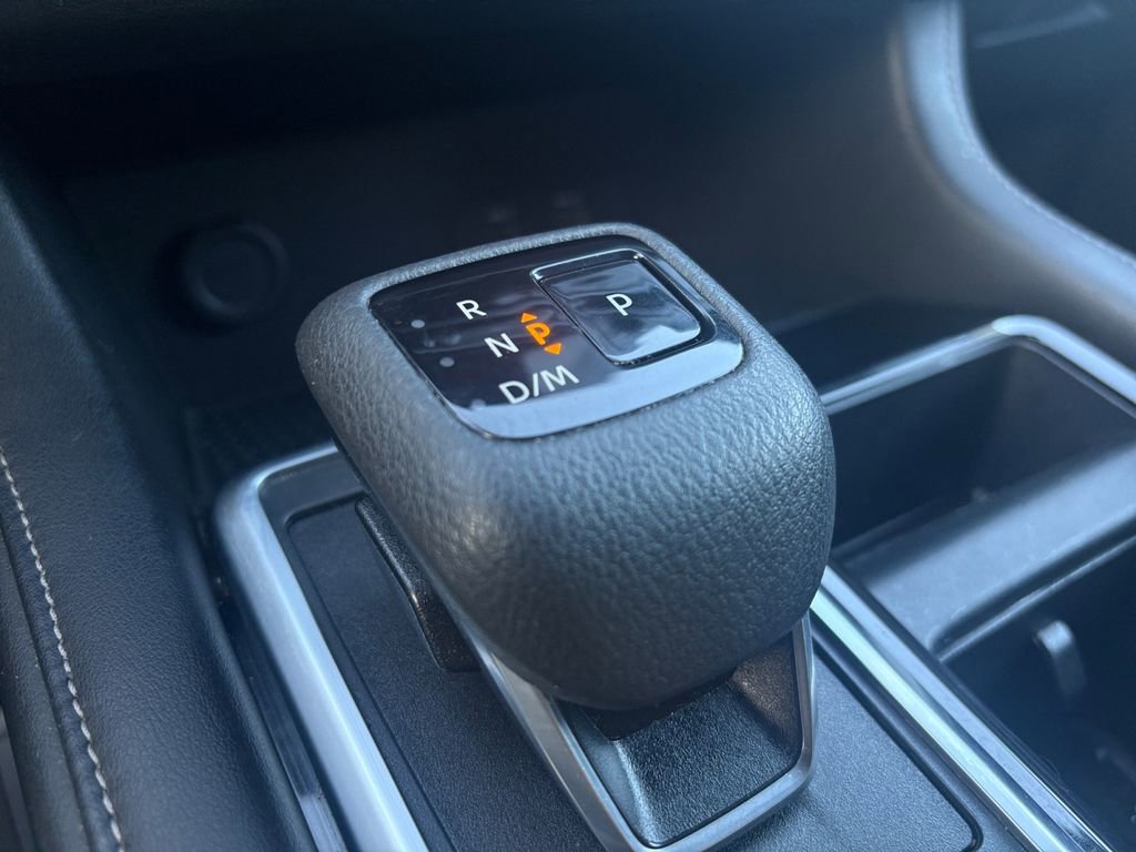 Used 2025 Nissan Pathfinder SV FWD image 25