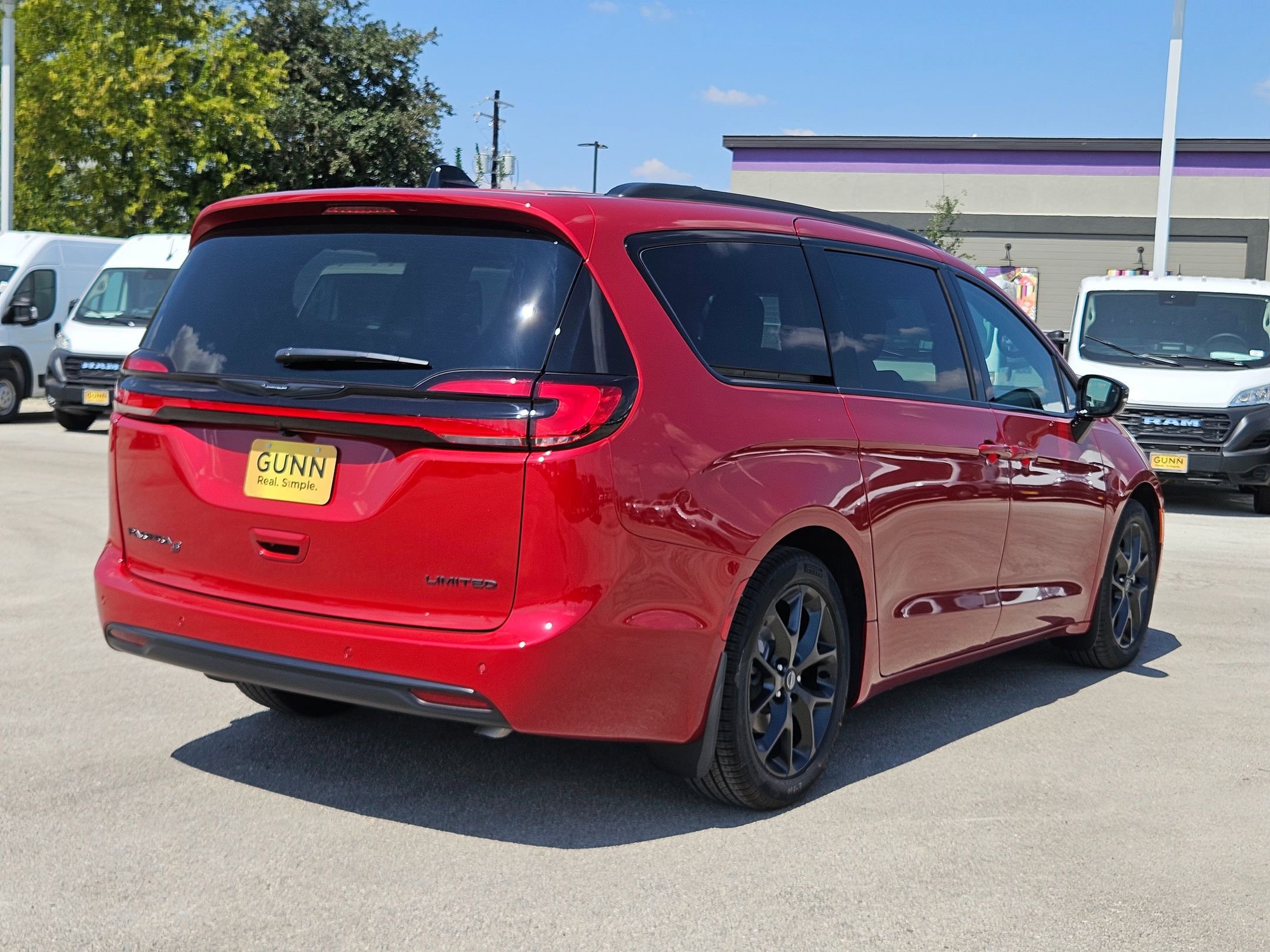 New 2026 Chrysler Pacifica Limited w/ S Appearance Package image 3