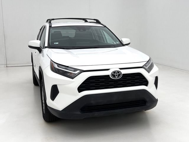 Used 2023 Toyota RAV4 XLE AWD/4WD image 6