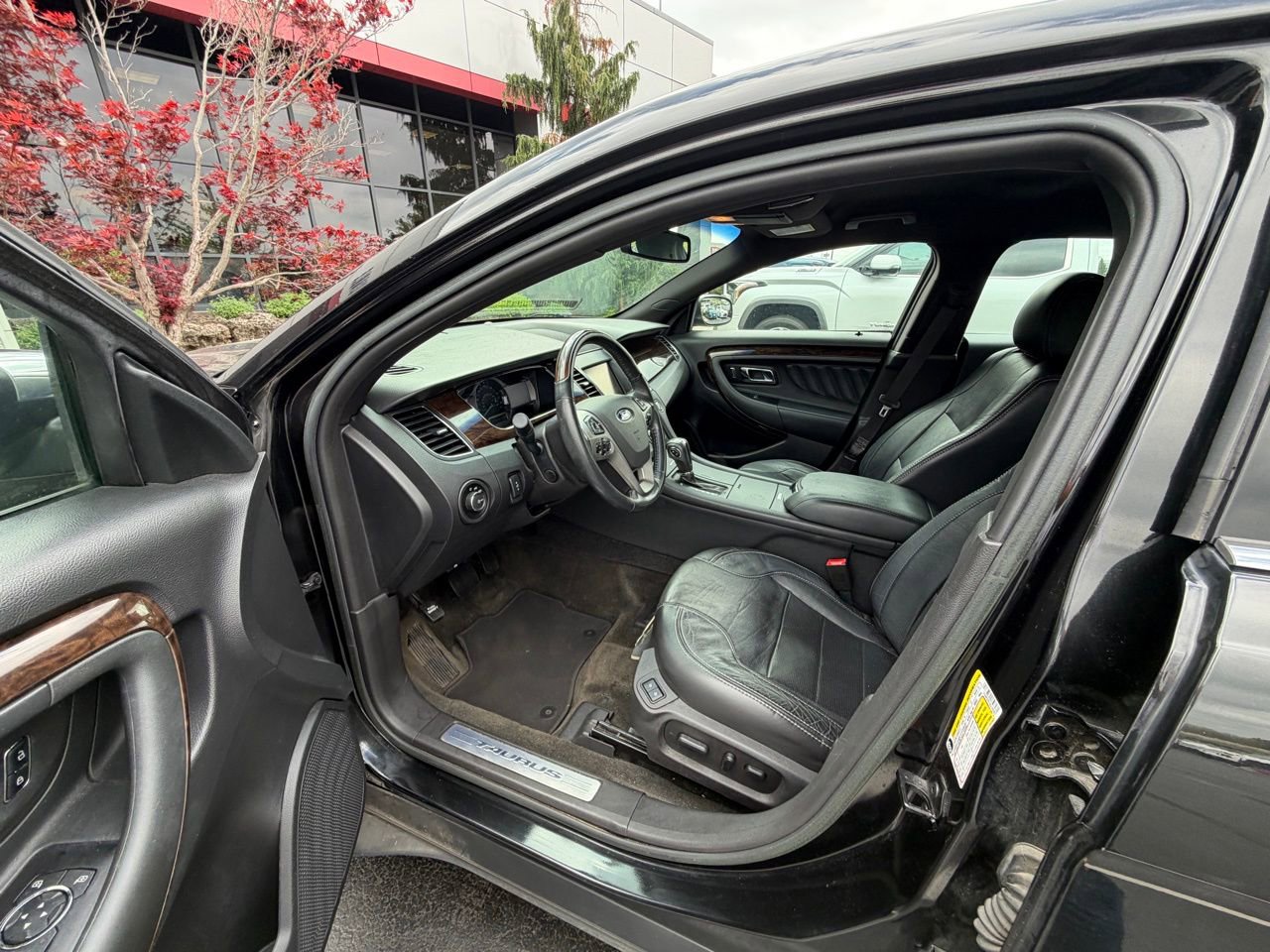 Used 2014 Ford Taurus Limited image 8