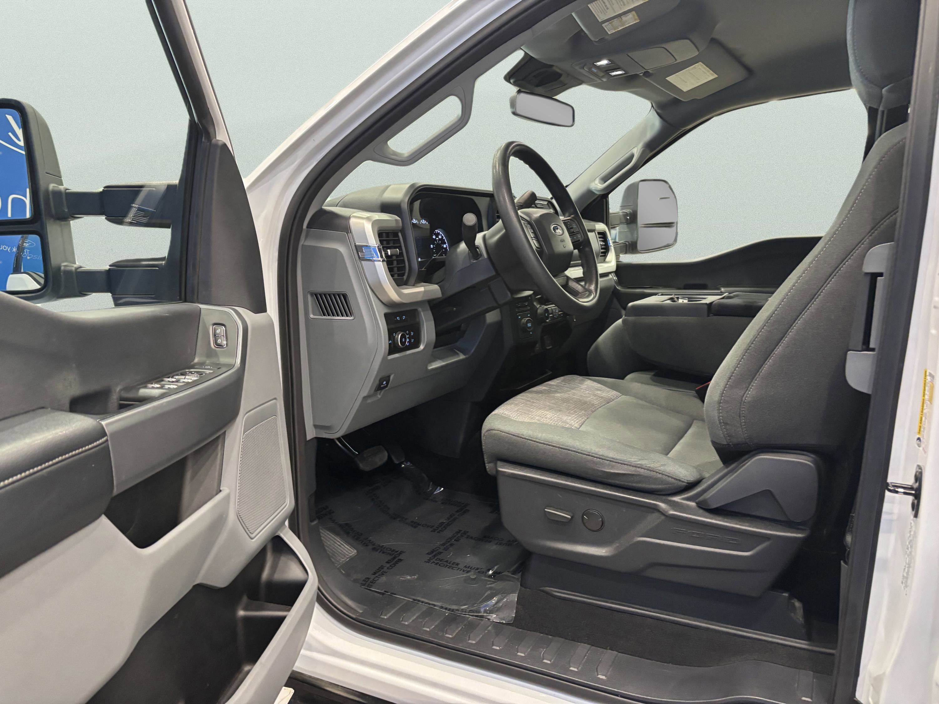 Certified 2023 Ford F250 XLT AWD/4WD image 11