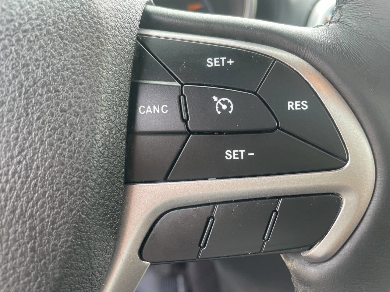 Used 2018 Jeep Grand Cherokee Limited image 36