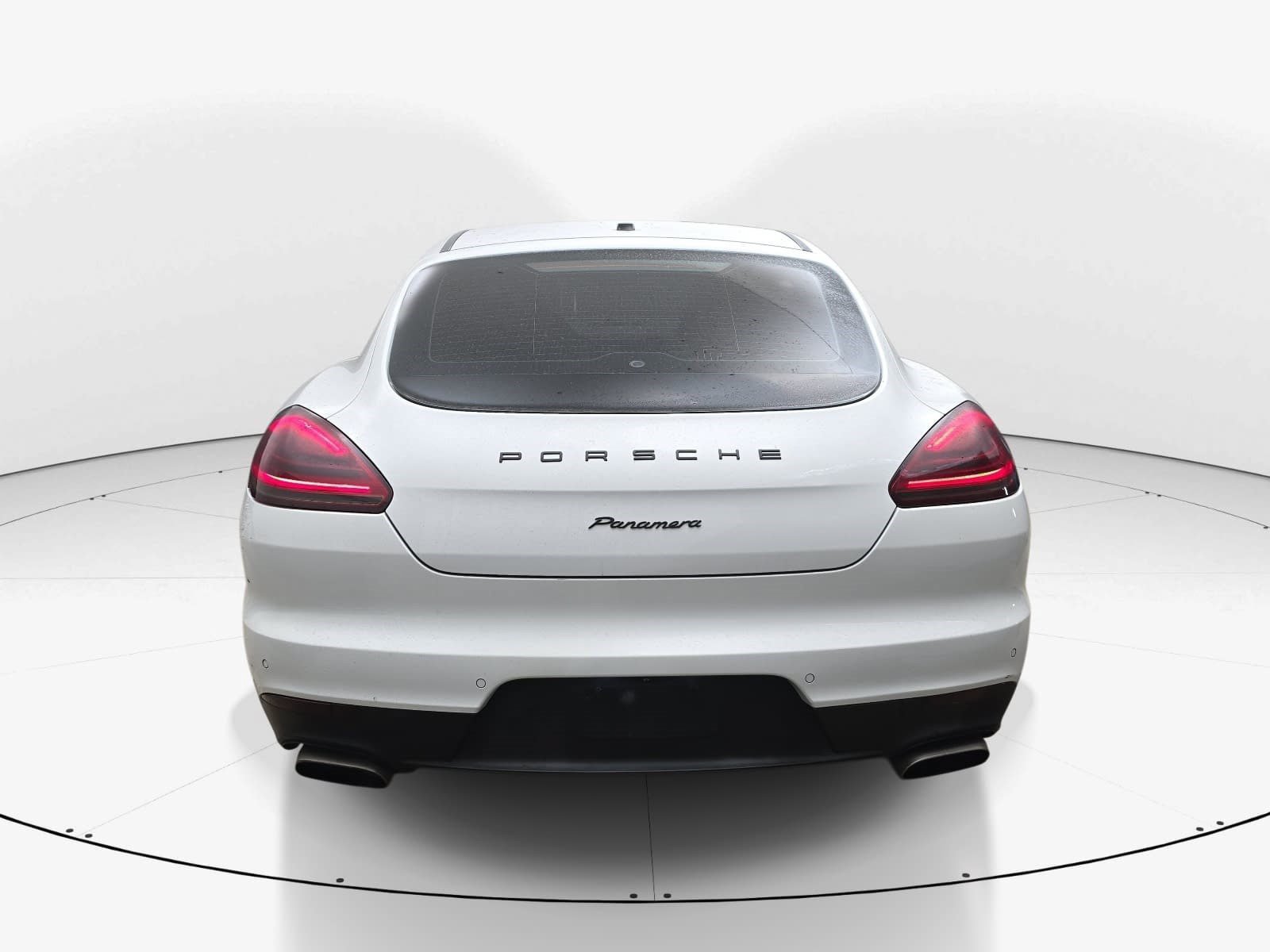 Used 2015 Porsche Panamera RWD image 5