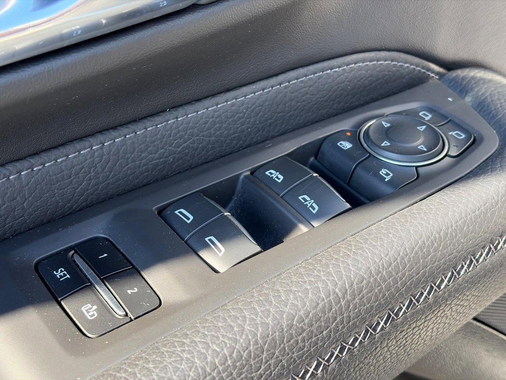 Used 2023 GMC Yukon Denali w/ LPO, Floor Liner Package image 23