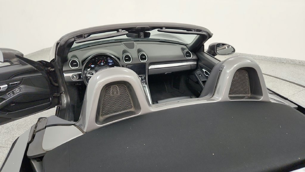 Used 2022 Porsche 718 Boxster RWD image 27