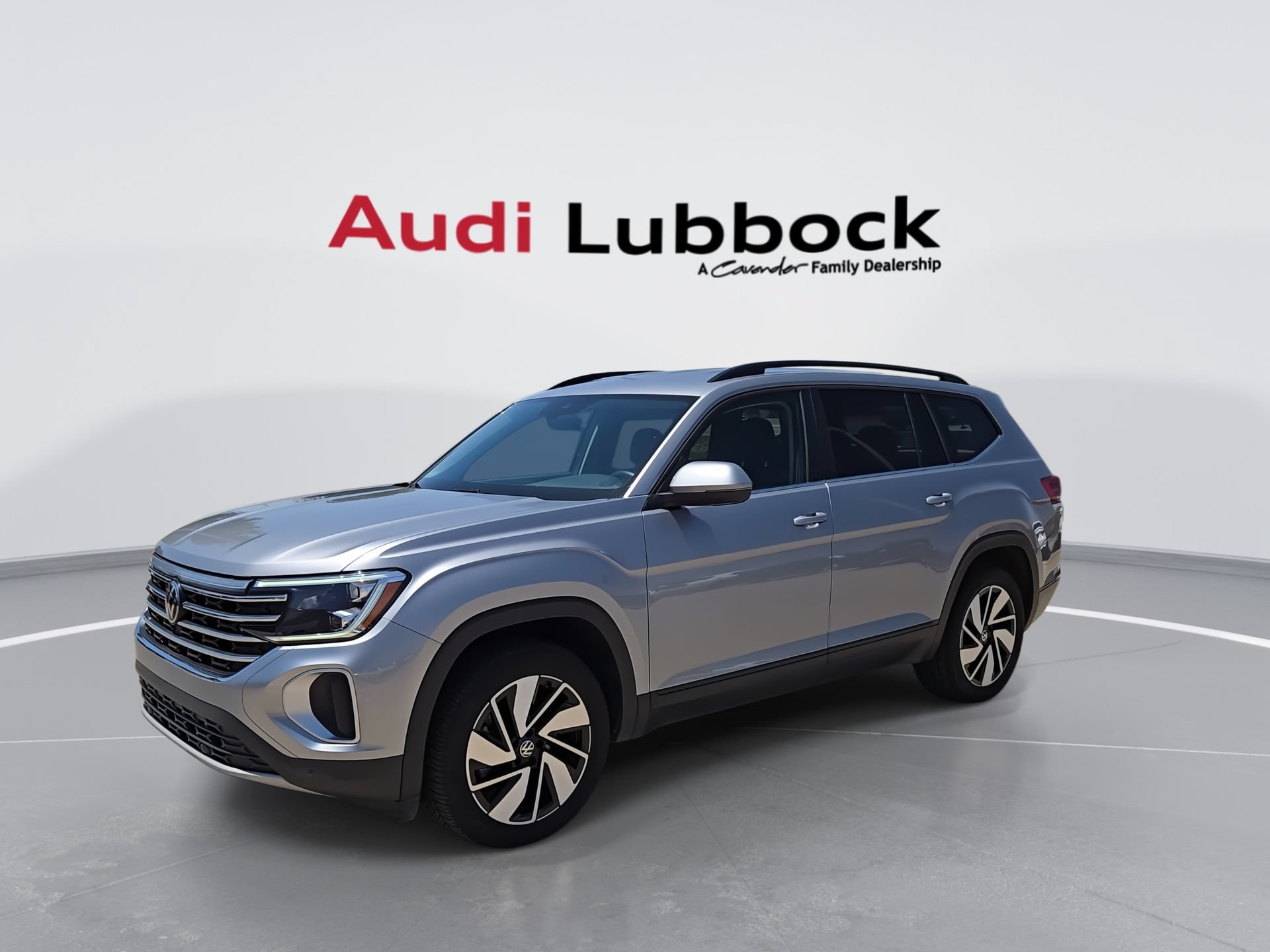 Used 2025 Volkswagen Atlas SE AWD/4WD image 4