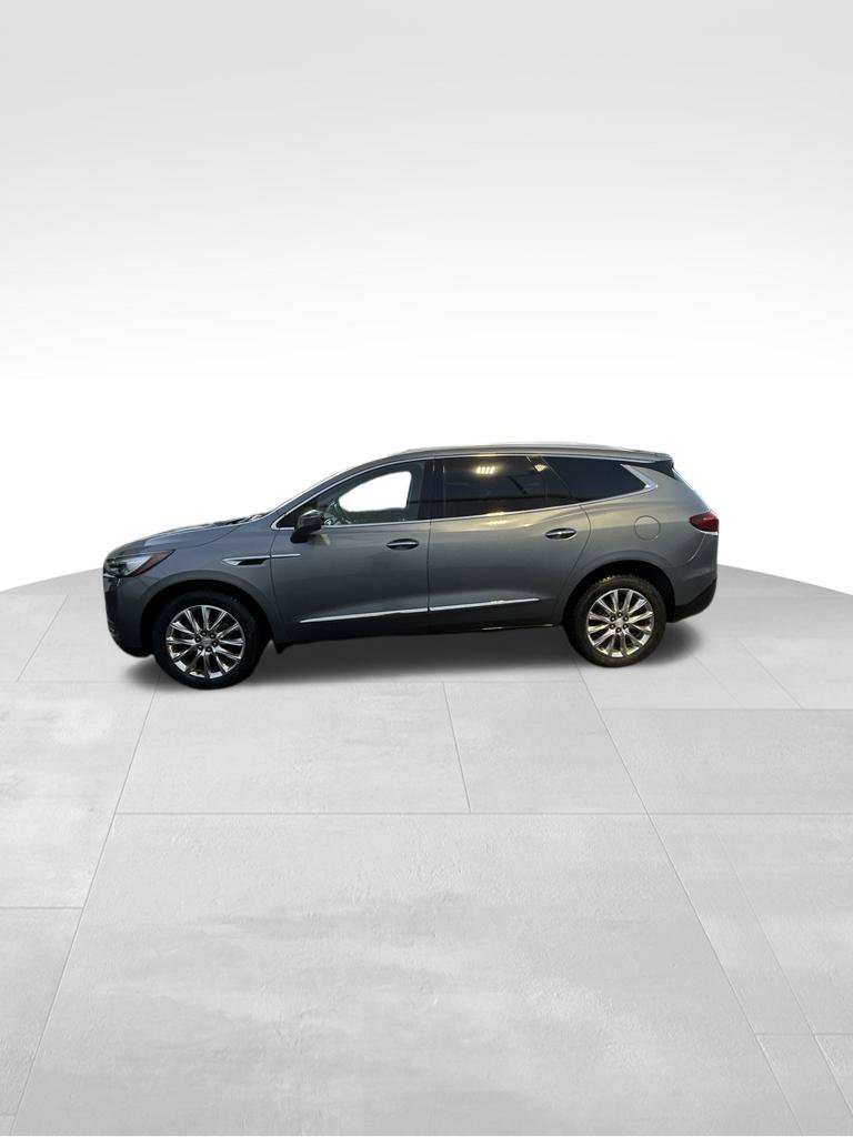 Used 2018 Buick Enclave Premium w/ Experience Buick Package AWD/4WD image 2