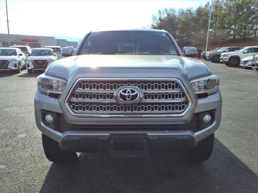 Used 2017 Toyota Tacoma TRD Off-Road image 12