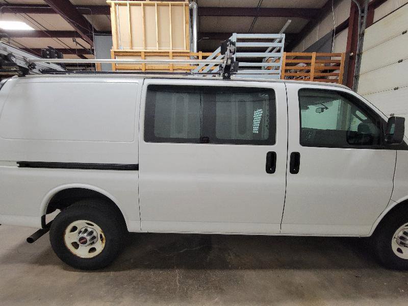 Used 2020 GMC Savana 3500 w/ Driver Convenience Package RWD image 18