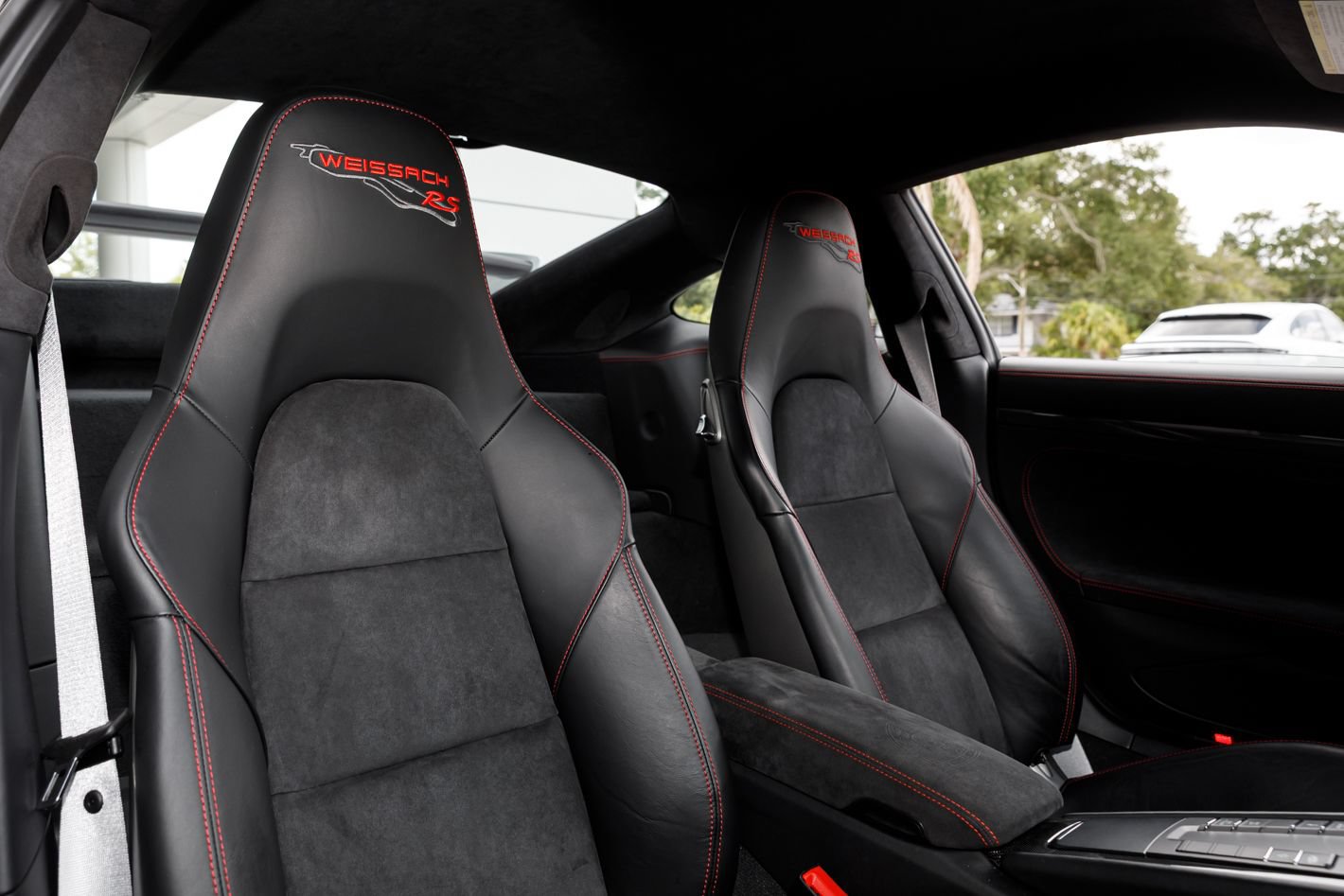 Used 2018 Porsche 911 GT2 RS w/ Weissach Package RWD image 63