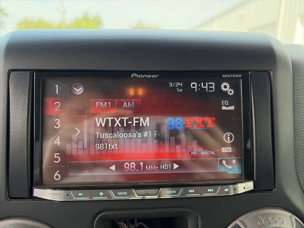 Used 2016 Jeep Wrangler Unlimited Sport w/ Connectivity Group image 21