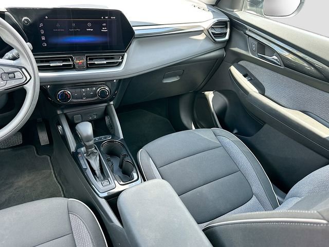 Used 2025 Chevrolet TrailBlazer LT AWD/4WD image 21