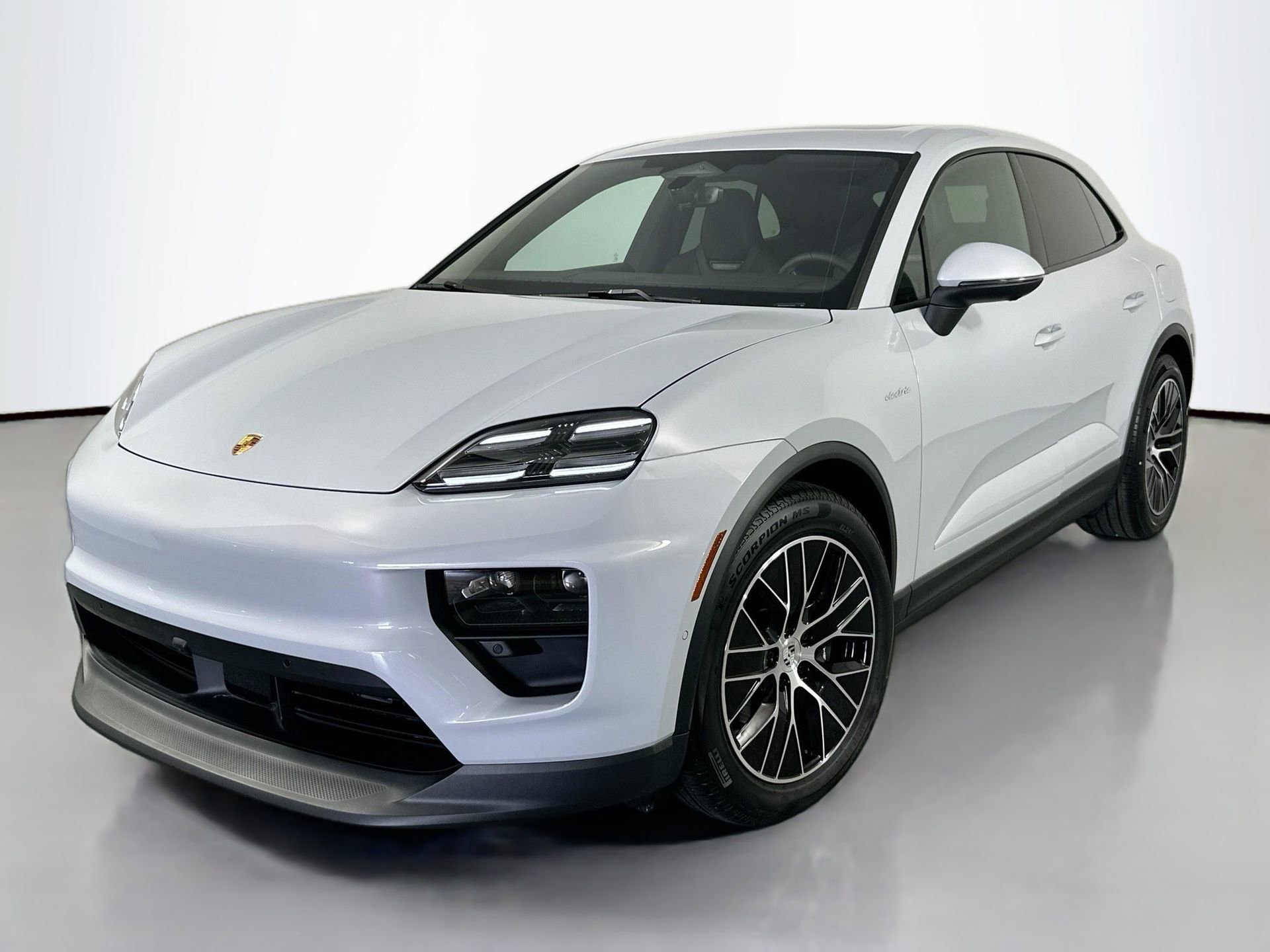 Certified 2025 Porsche Macan 4 Electric image 1