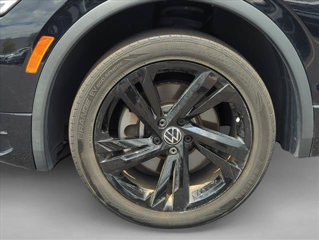 Used 2023 Volkswagen Tiguan SE R-Line FWD image 14