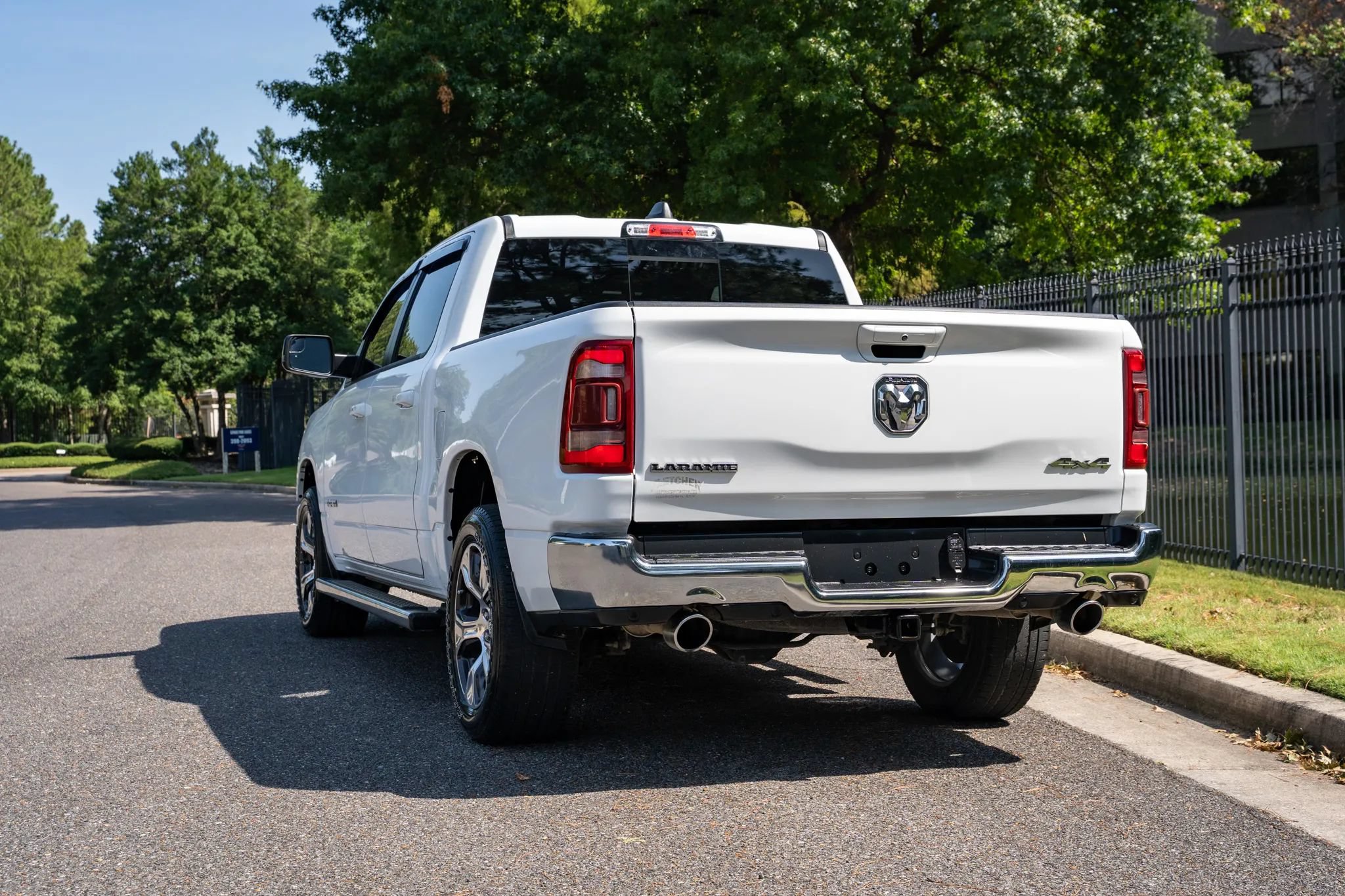 Used 2023 RAM 1500 Laramie AWD/4WD image 7