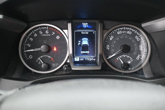 Used 2021 Toyota Tacoma SR5 AWD/4WD image 9