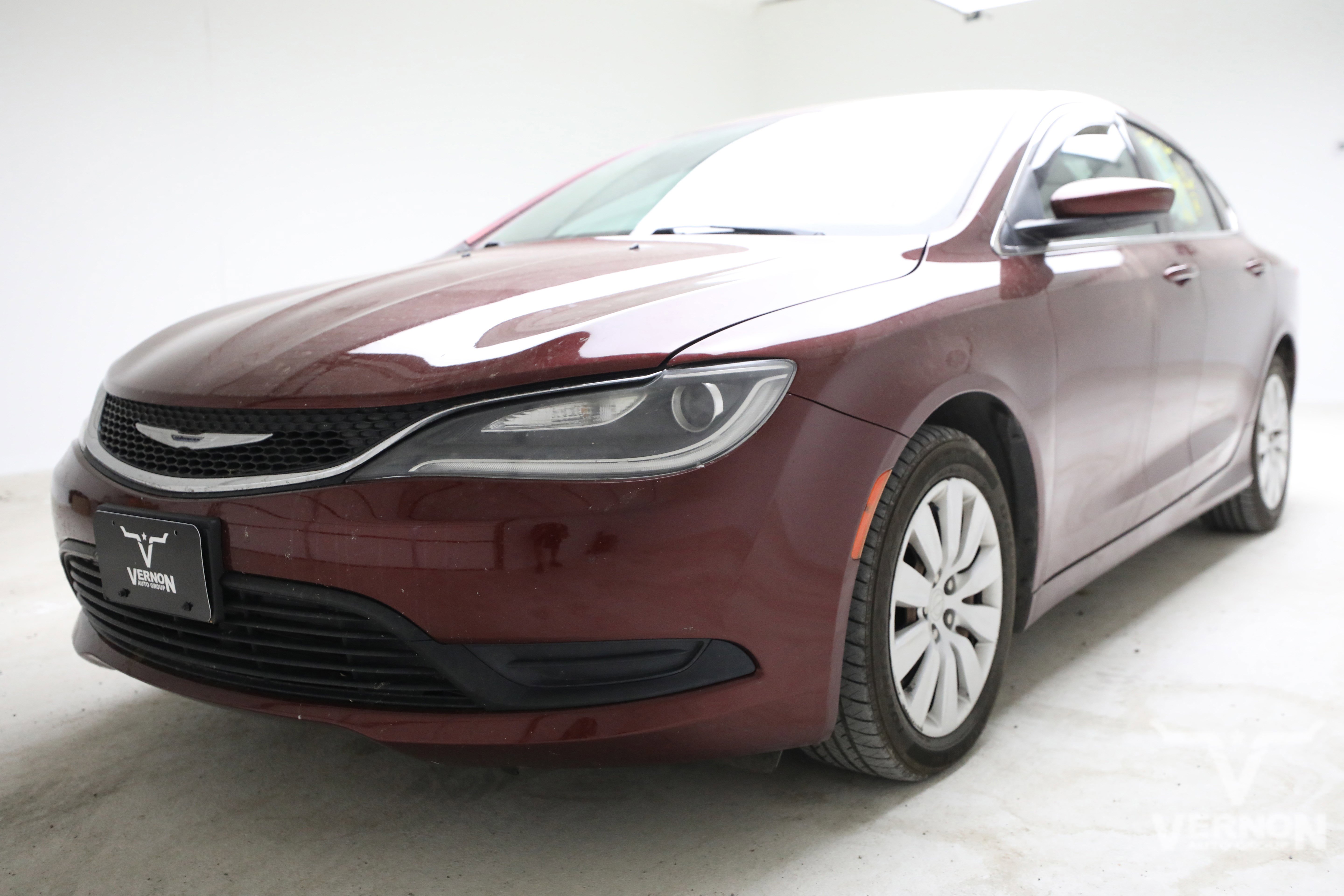 Used 2015 Chrysler 200 LX FWD image 1